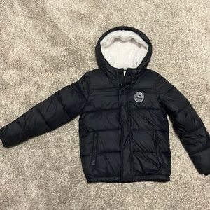 Kids size 9/10 puffer so warm! Great condition Abercrombie kids